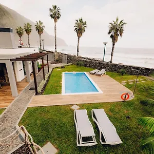 casas-do-calhau-mido-seixal.madeira-islandshotels.com/